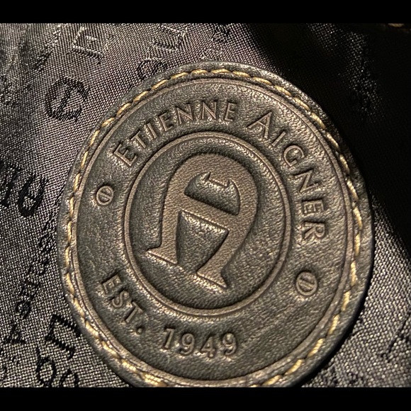 Etienne Aigner Saddle Bag - Picture 3 of 3